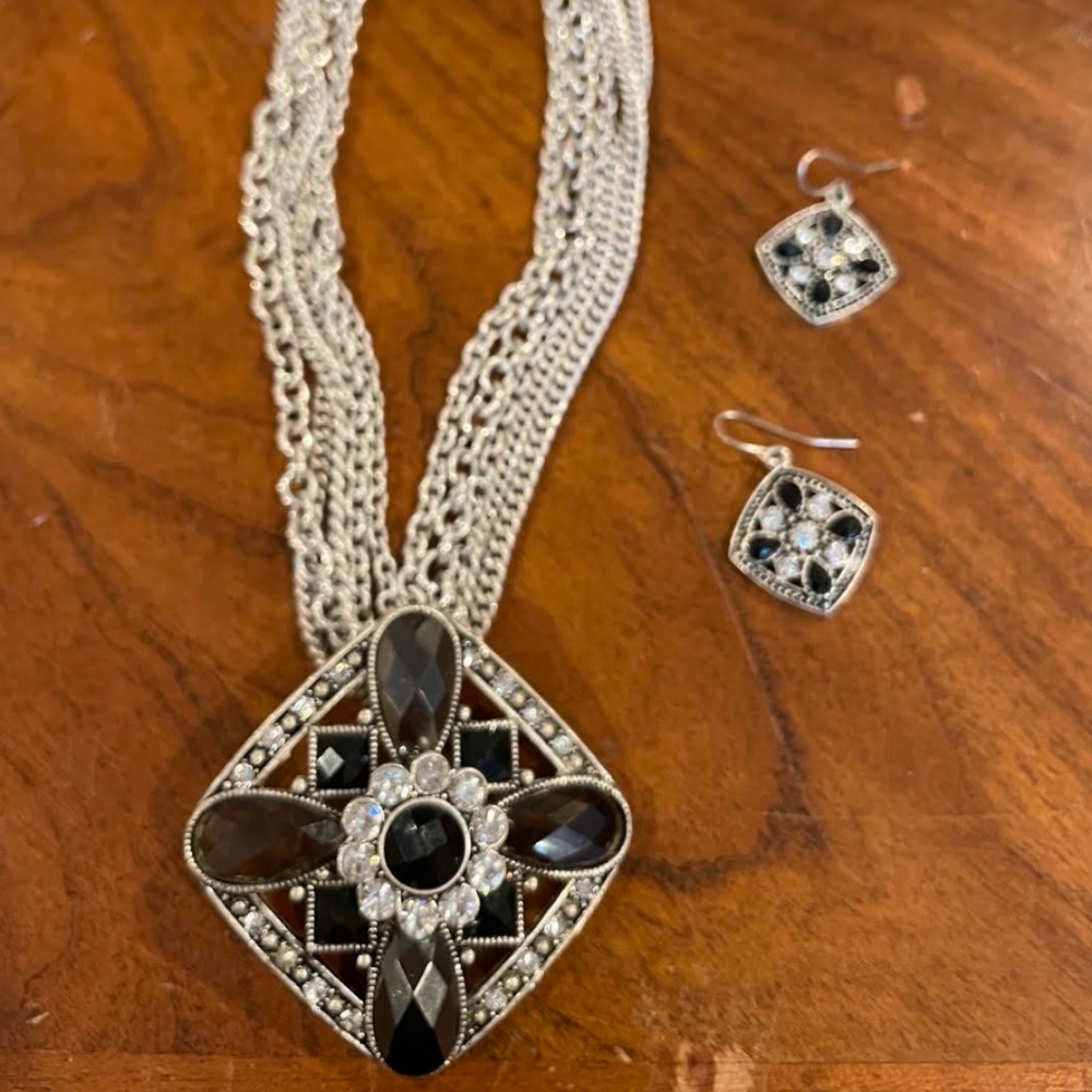 Necklace/Earring Set